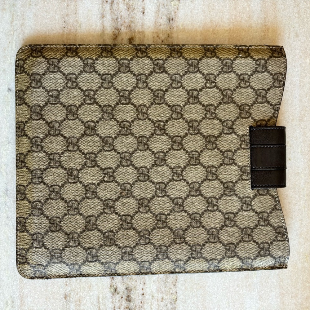 GUCCI Beige/Brown GG Supreme Canvas and Leather iPad Case - Picture 4 of 9